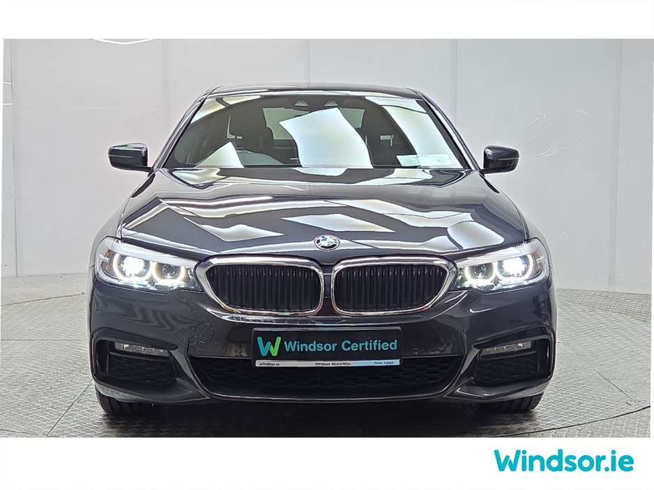 2019 BMW 5 Series - image 9