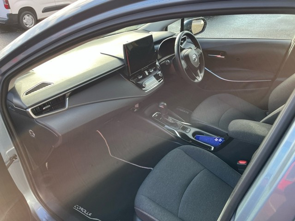 2023 Toyota Corolla - image 6