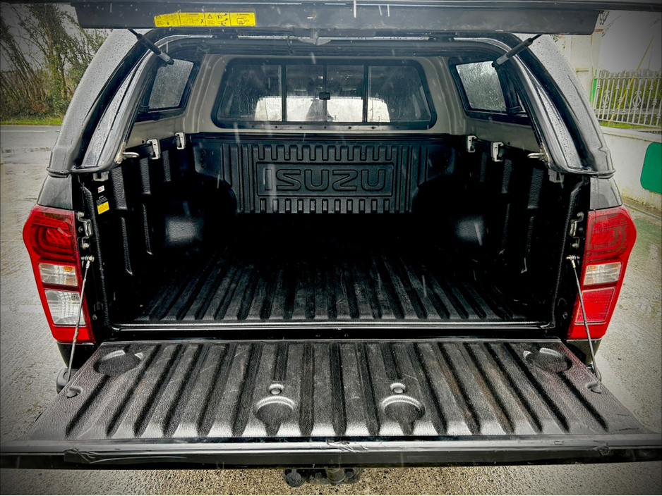 2015 Isuzu D-MAX - image 9