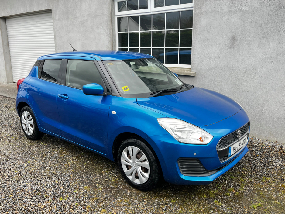 2019 Suzuki Swift - image 3