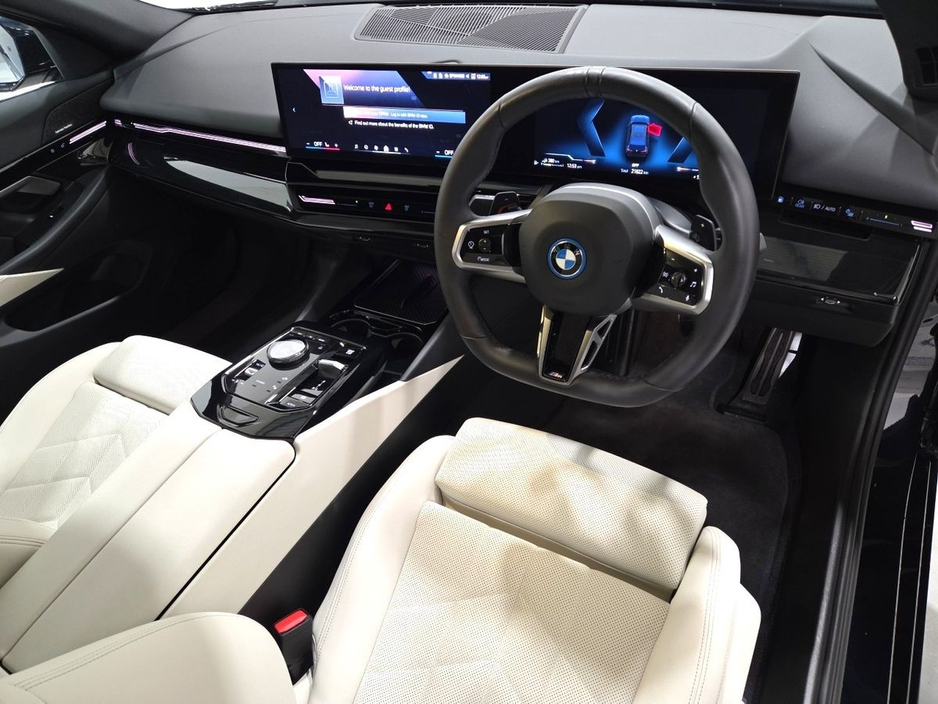 2024 BMW 5 Series - image 6