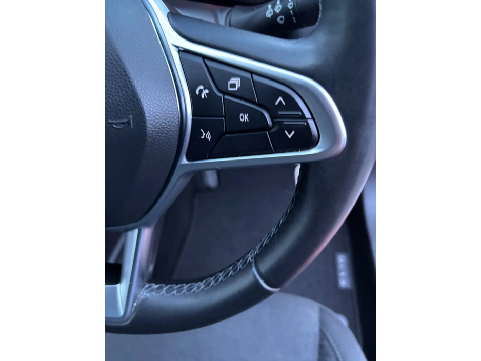 2022 Renault Clio Dynamique SCe 65 €14,000