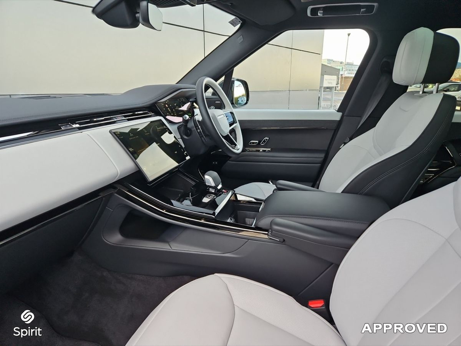 2025 Land Rover Range Rover Sport 3.0 PHEV 460PS R-Dynamic SE €124,950