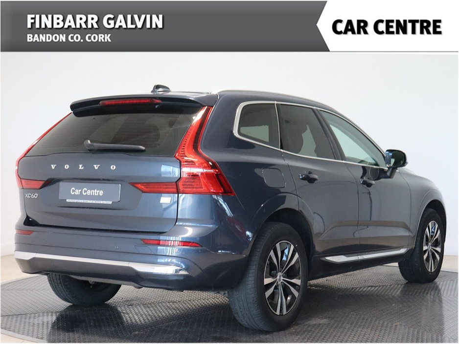 2023 Volvo XC60 - image 7