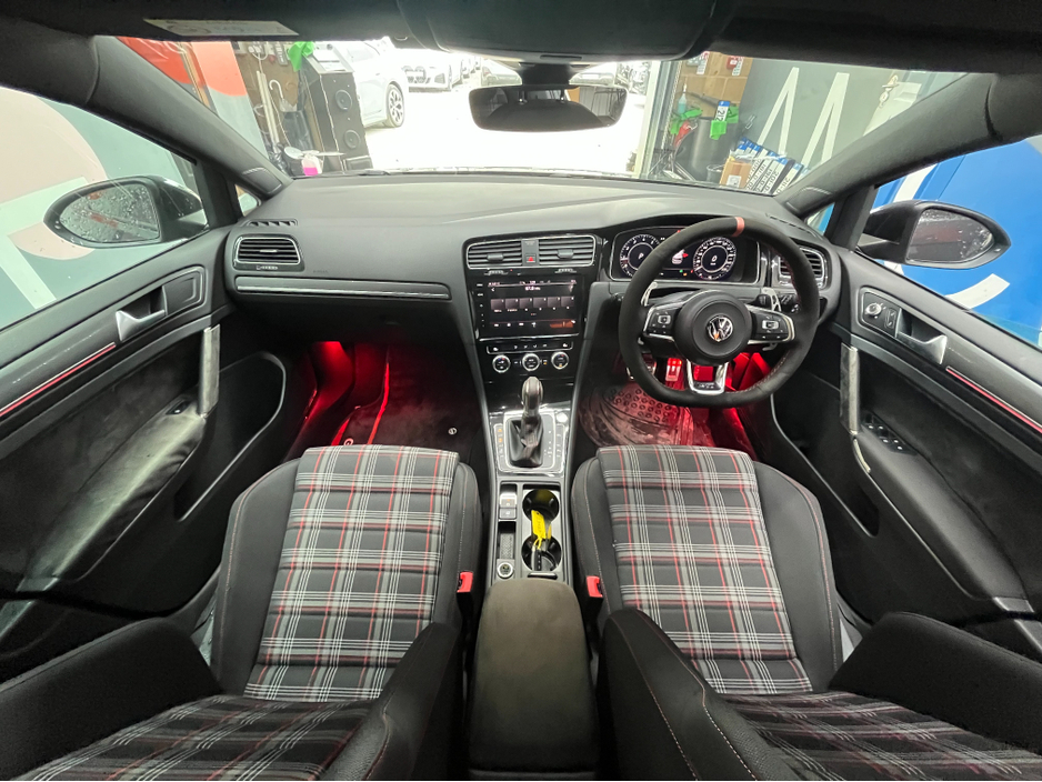 2018 Volkswagen Golf - image 15