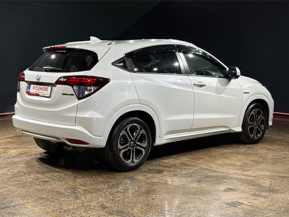 2017 Honda Vezel - image 3