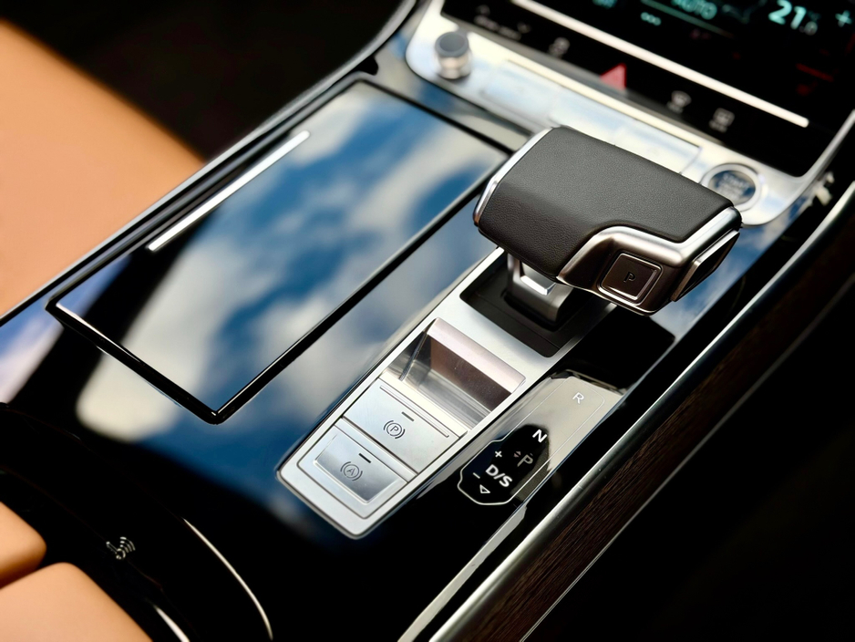 2024 Audi A8 - image 18