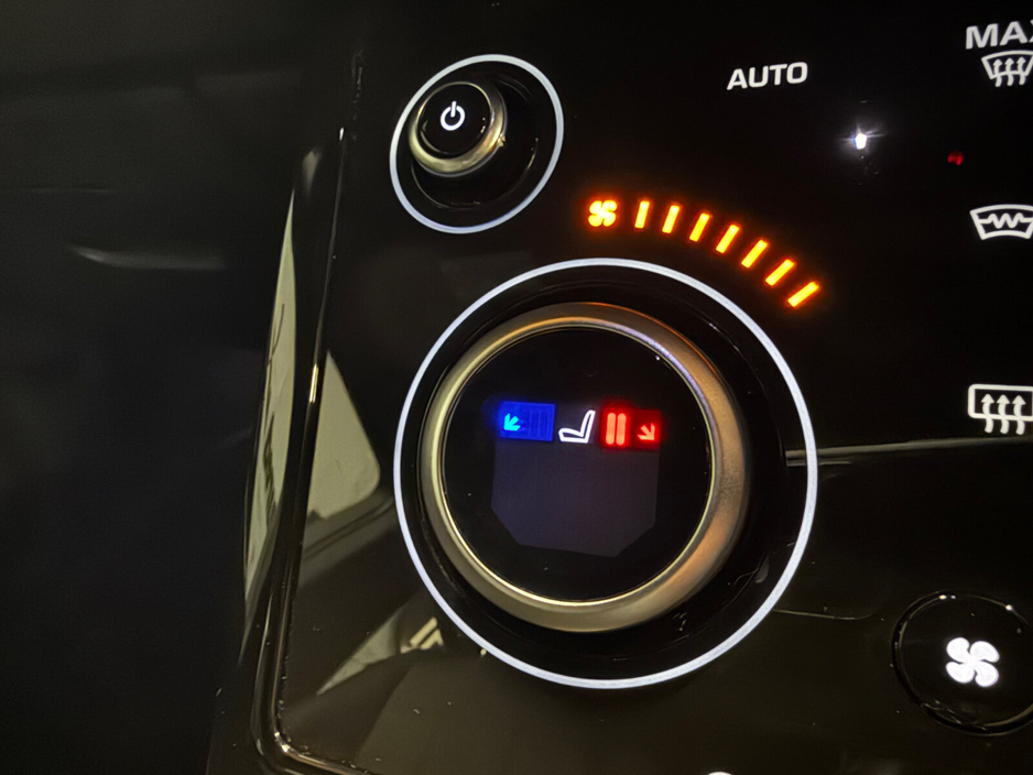 2022 Land Rover Range Rover Evoque - image 14