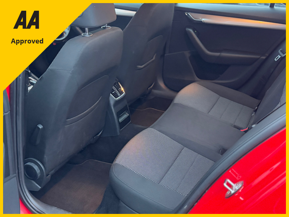 2015 Skoda Octavia AMBITION 1.6 TDI 90HP 4DR €8,750