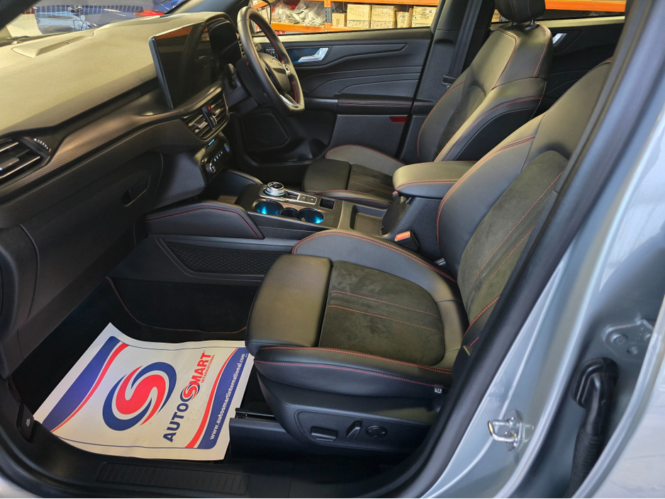 2025 Ford Kuga ST-LINE X PHEV PAN ROOF €42,900