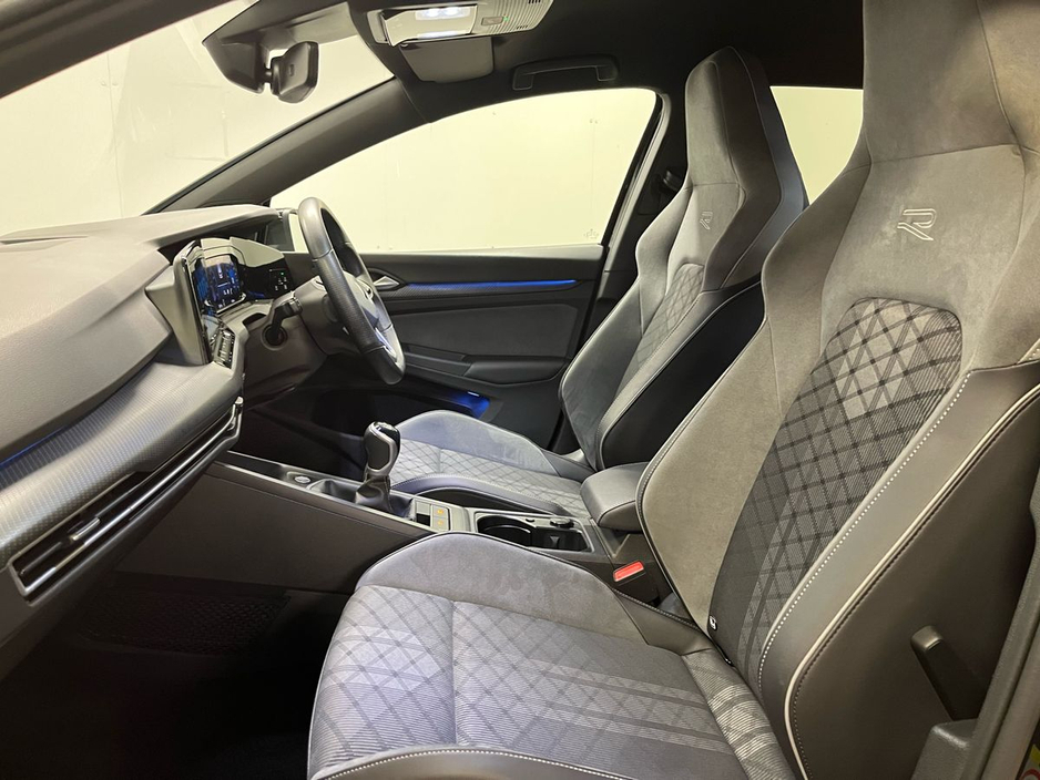 2022 Volkswagen Golf - image 18