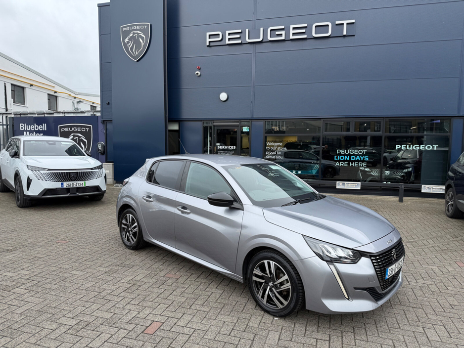 2023 Peugeot 208 - image 2