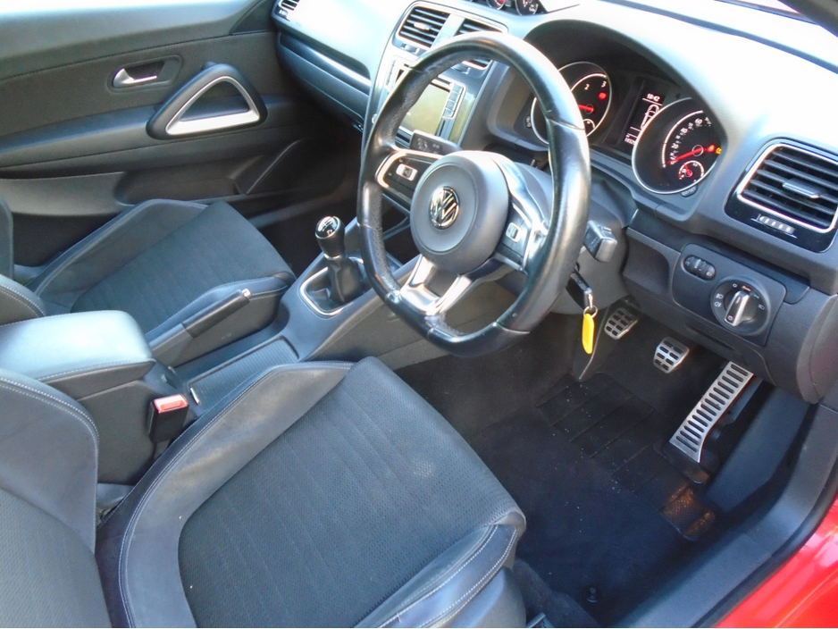 2017 Volkswagen Scirocco - image 17