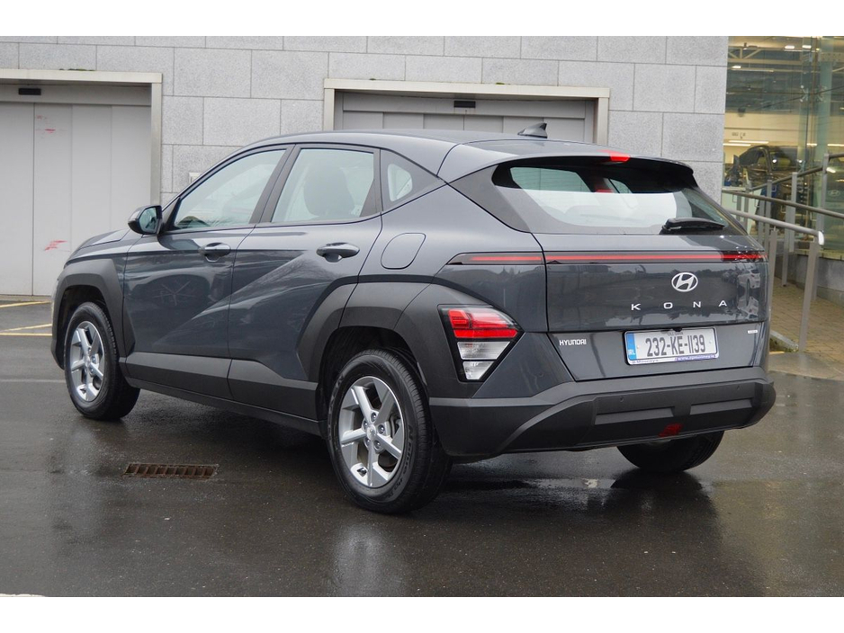 2023 Hyundai Kona 1.6 HYBRID Signature Auto €29,995