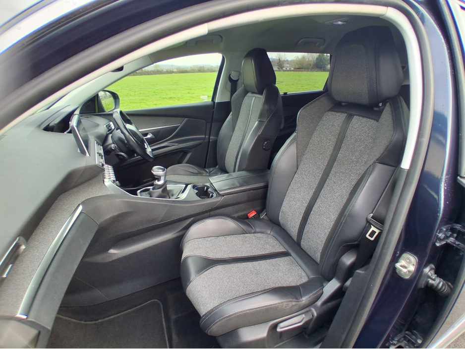 2018 Peugeot 5008 - image 23