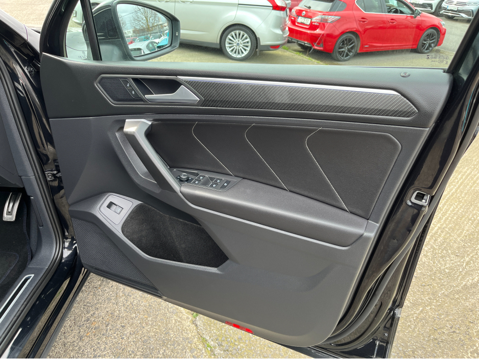 2023 Volkswagen Tiguan Allspace - image 17