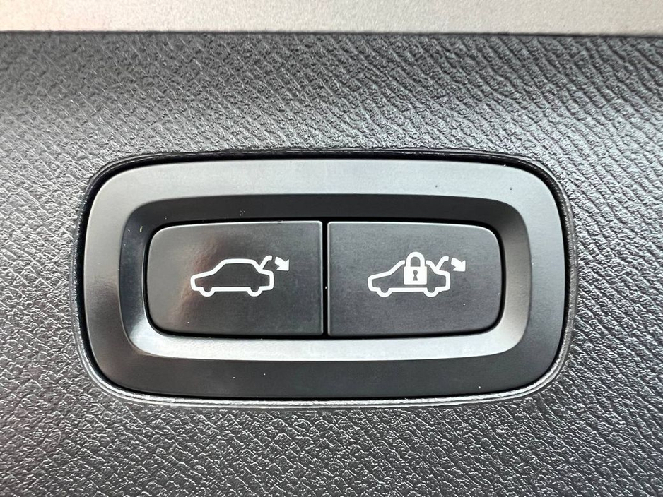 2018 Volvo XC90 MOMENTUM T8 TWIN ENGINE 2.0 PHEV AWD * HIGH SPEC * // 7-SEATER // OPENING PAN ROOF // LEATHER INTERIOR €34,900