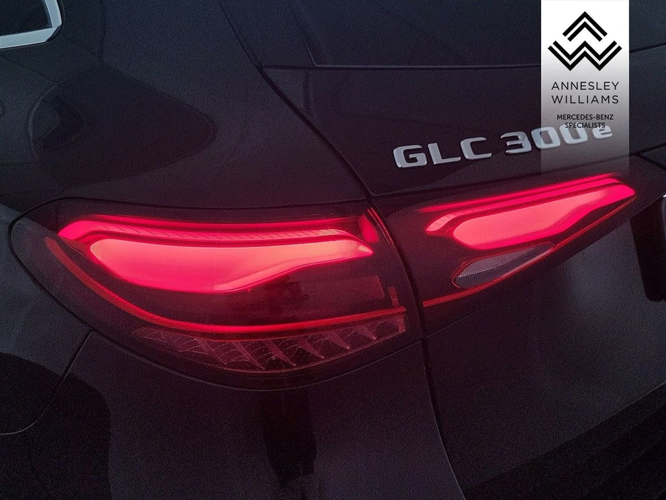 2024 Mercedes-Benz GLC Class - image 8