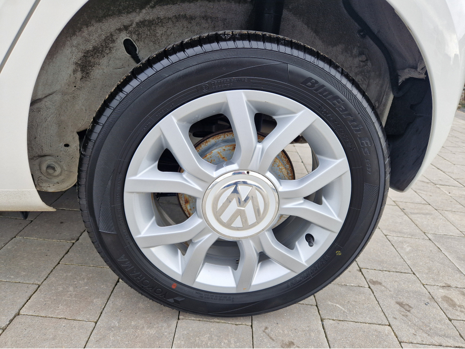 2015 Volkswagen up! - image 20