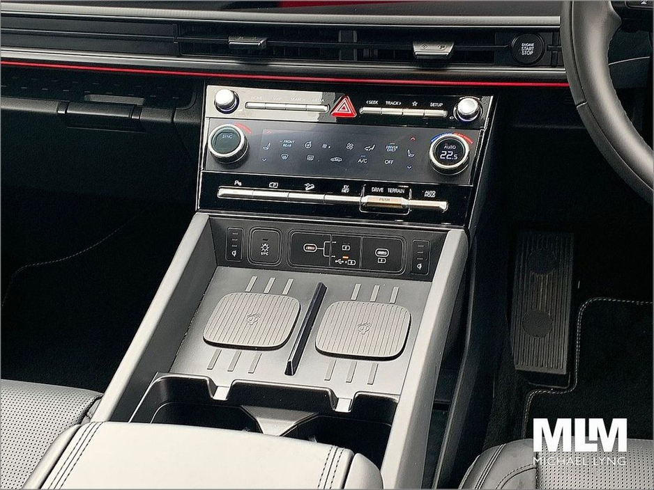 2025 Hyundai Santa Fe 1.6 PHEV 4WD Premium Calligraphy €63,995