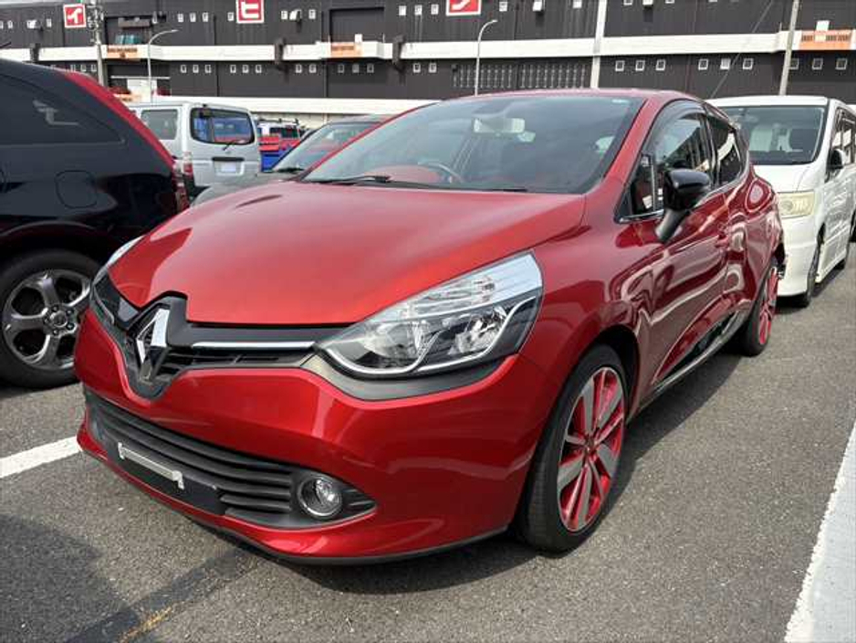 2014 Renault Clio - image 3