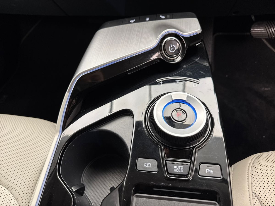 2022 Kia EV6 - image 16