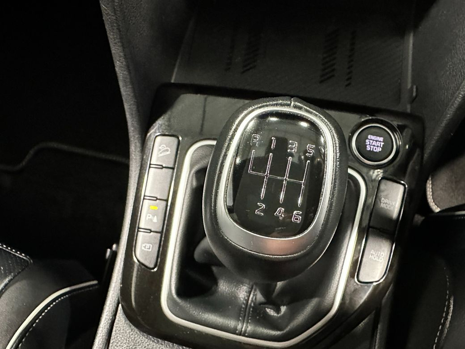 2023 Kia Sportage - image 22