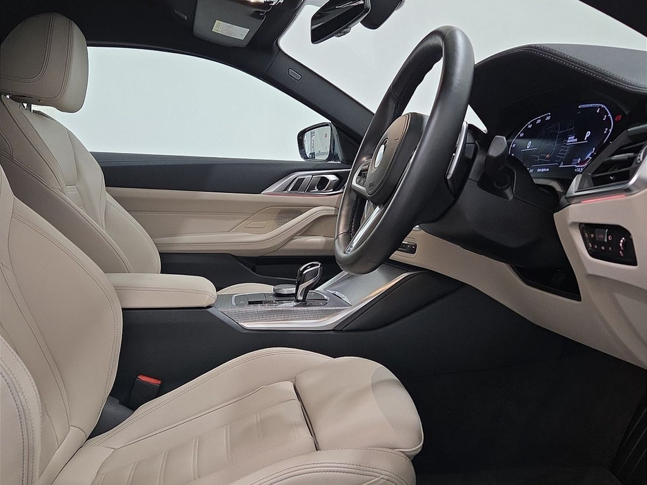 2023 BMW 4 Series - image 12