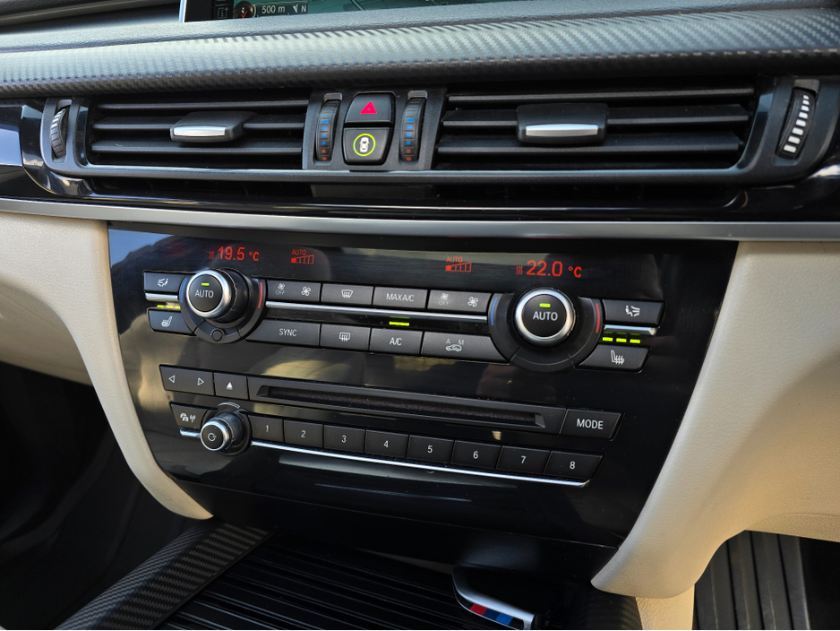 2015 BMW X5 - image 23