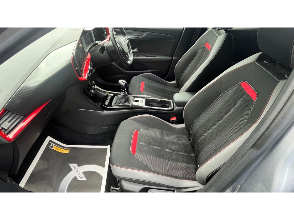 2022 Opel Mokka - image 8