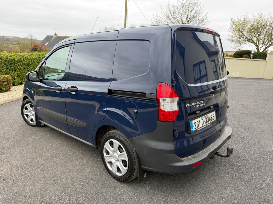 2023 Ford Transit Courier - image 7