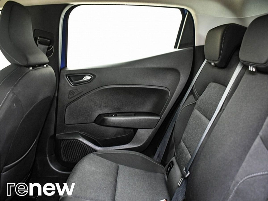 2022 Renault Clio - image 11