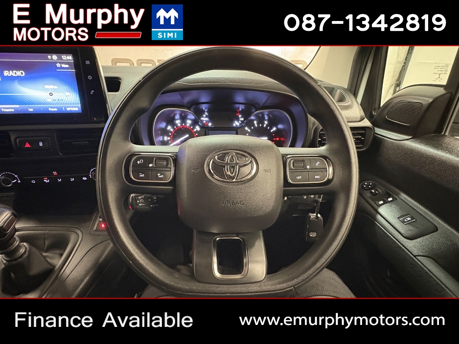 2021 Toyota Proace - image 18