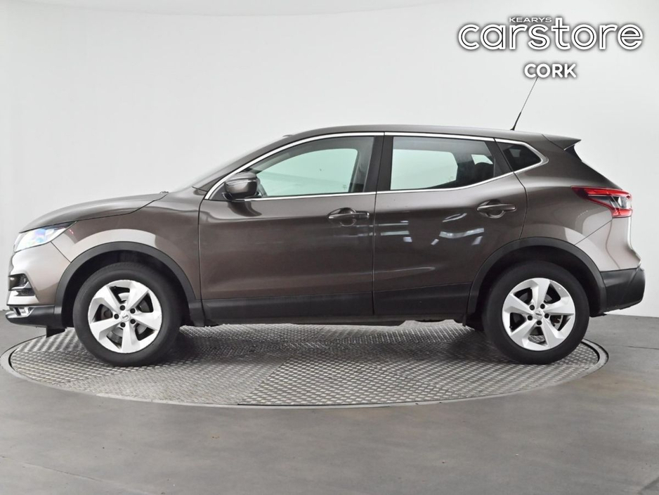 2017 Nissan Qashqai 1.2 PET XE €15,888