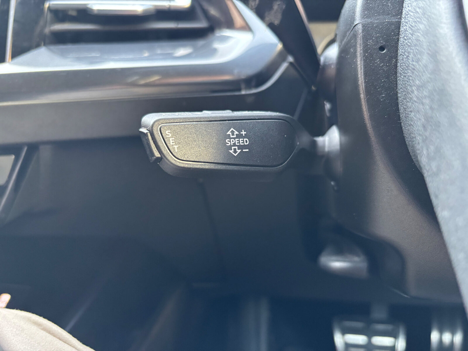 2022 Audi e-tron - image 27