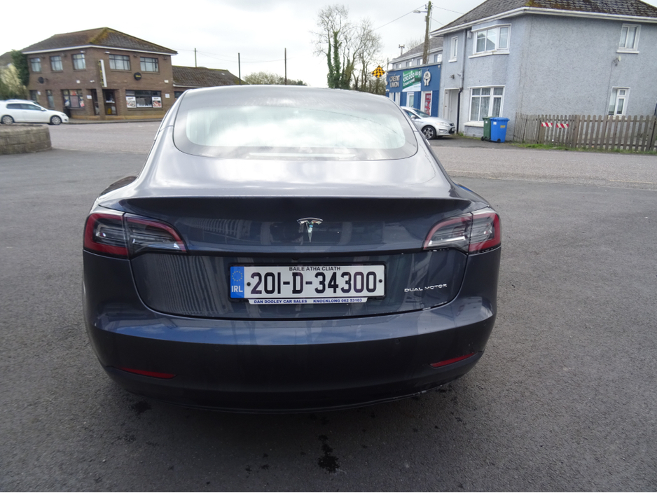 2020 Tesla Model 3 - image 7