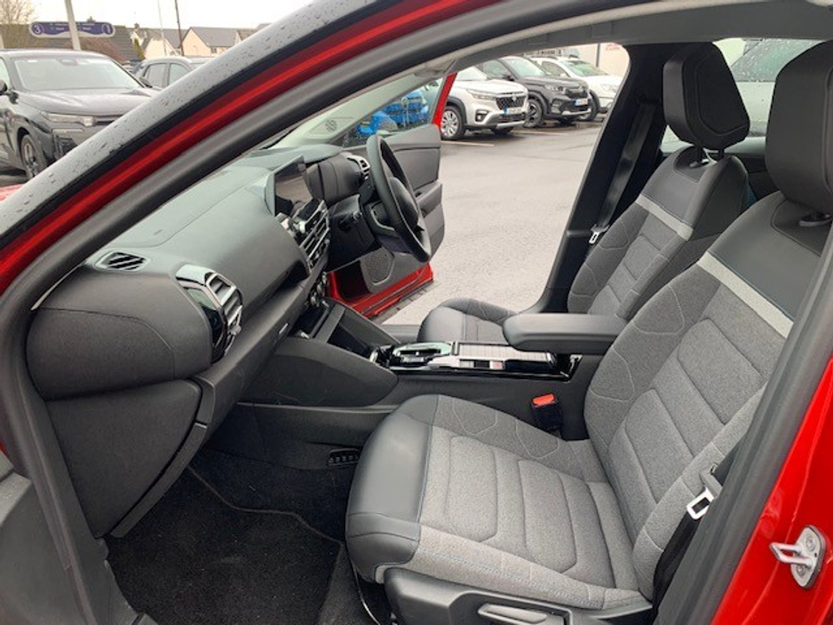 2025 Citroen C4 - image 13