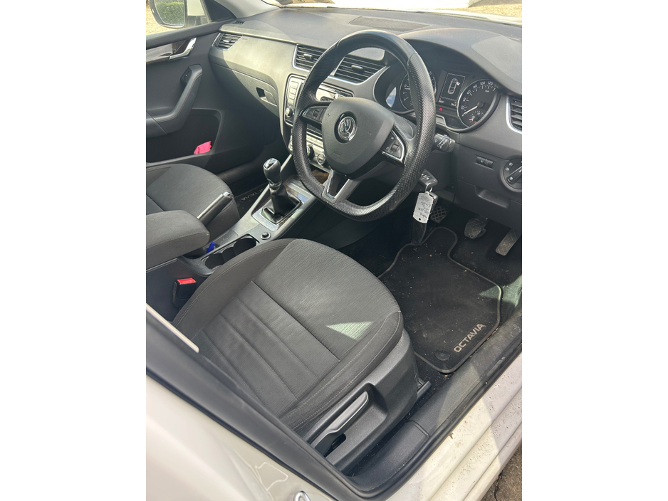 2016 Skoda Octavia - image 7