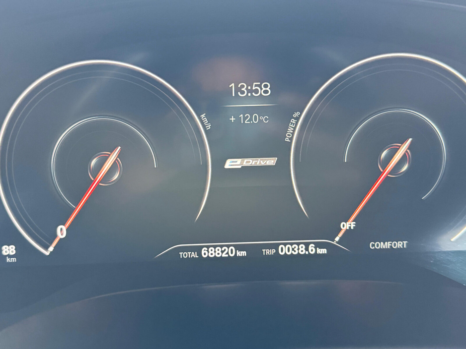 2019 BMW 5 Series - image 19