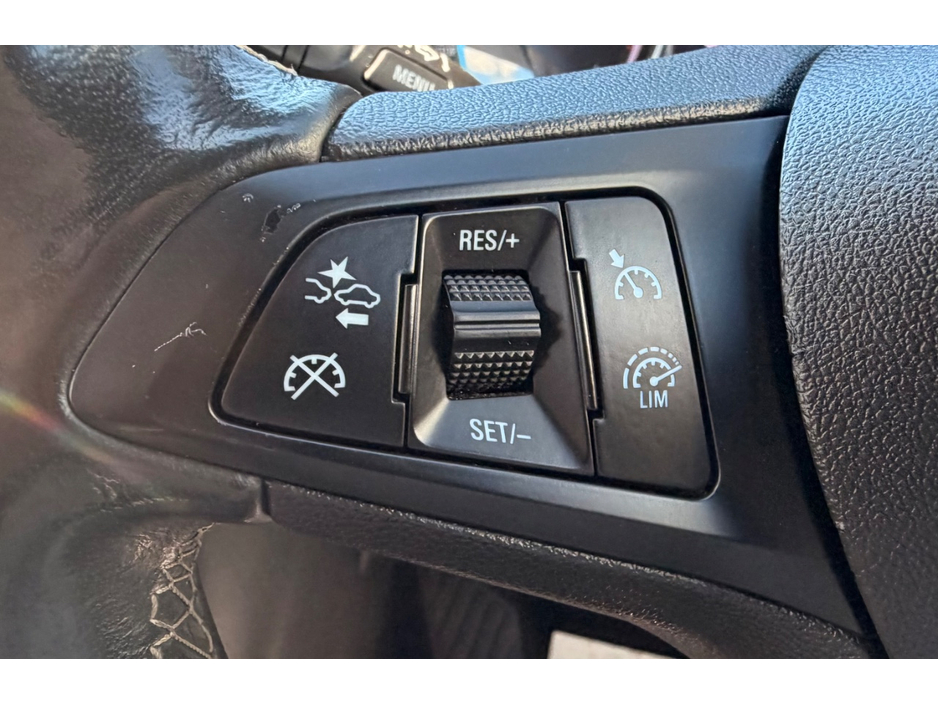 2021 Opel Astra - image 20