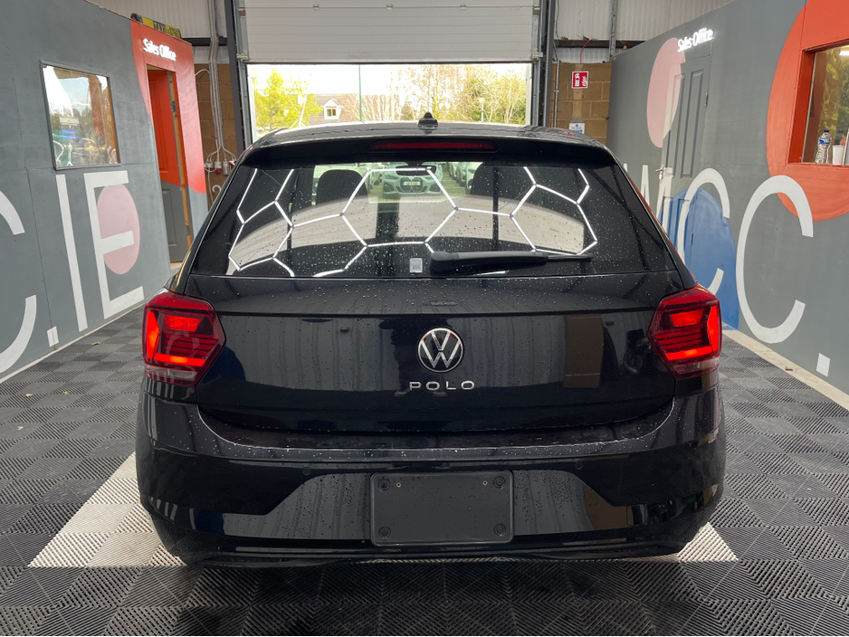 2021 Volkswagen Polo - image 3