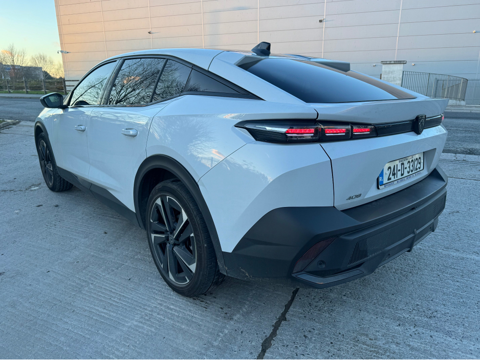 2024 Peugeot 408 ALLURE 1.2 130 AUTOMATIC 6 €30,995