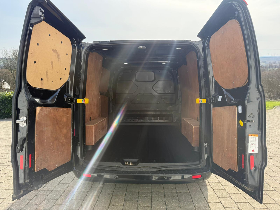 2020 Ford Transit Custom - image 23
