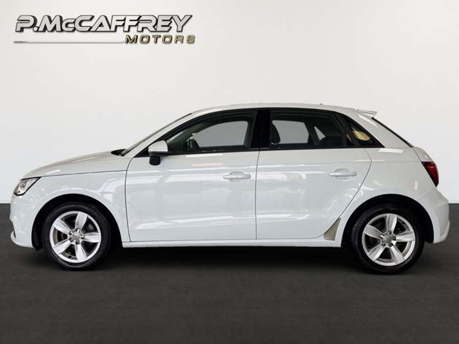 2017 Audi A1 - image 8