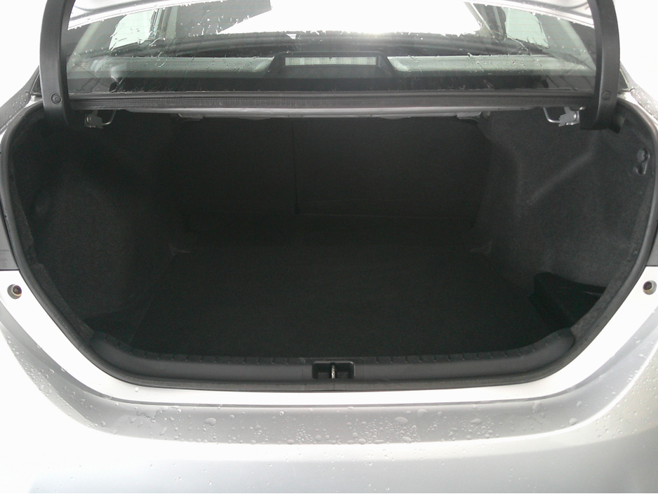 2014 Toyota Corolla - image 19