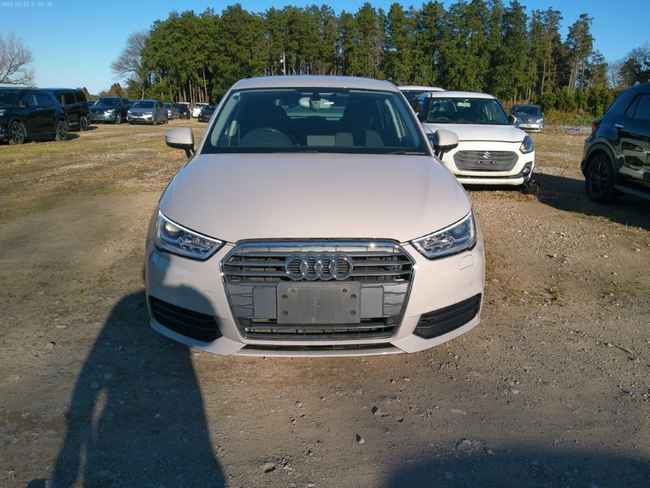 2017 Audi A1 - image 2