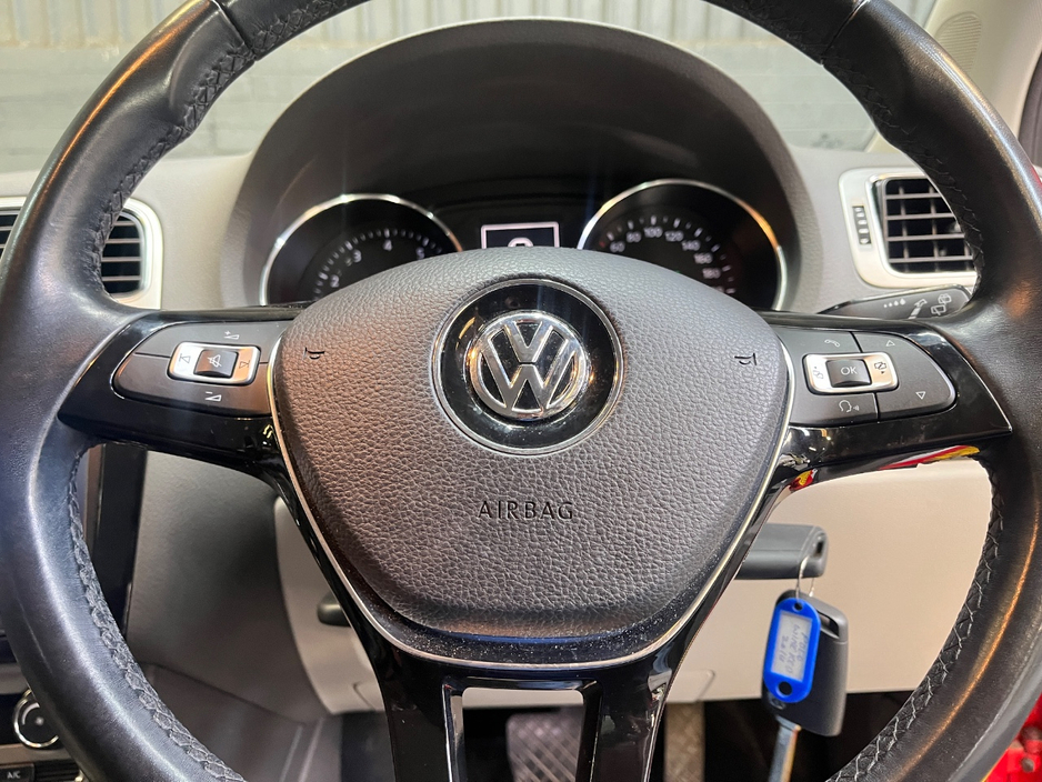 2017 Volkswagen Polo - image 17