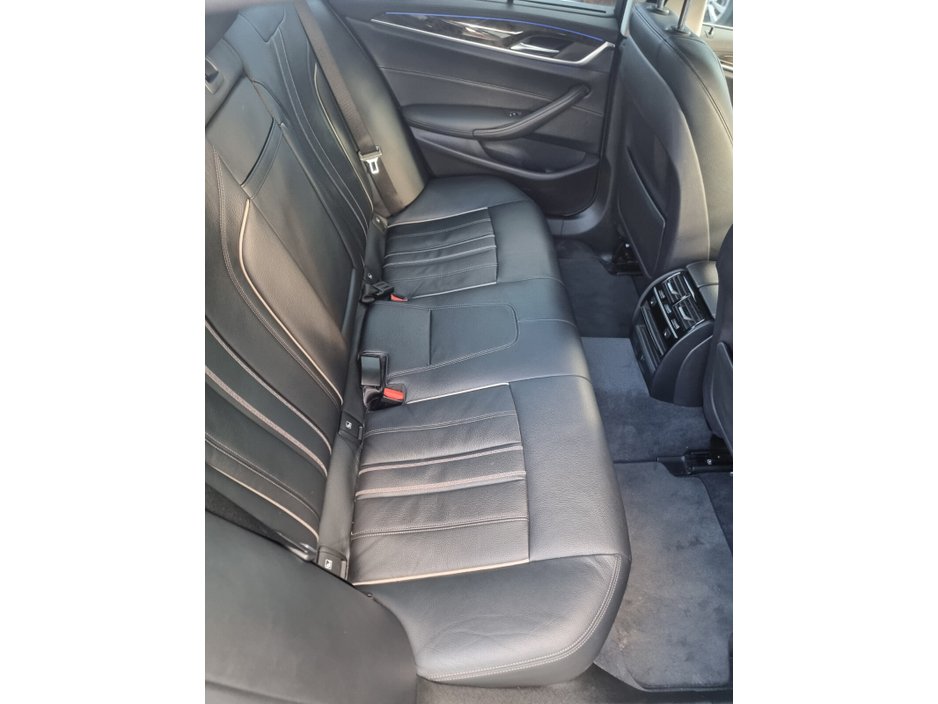 2018 BMW 5 Series - image 5