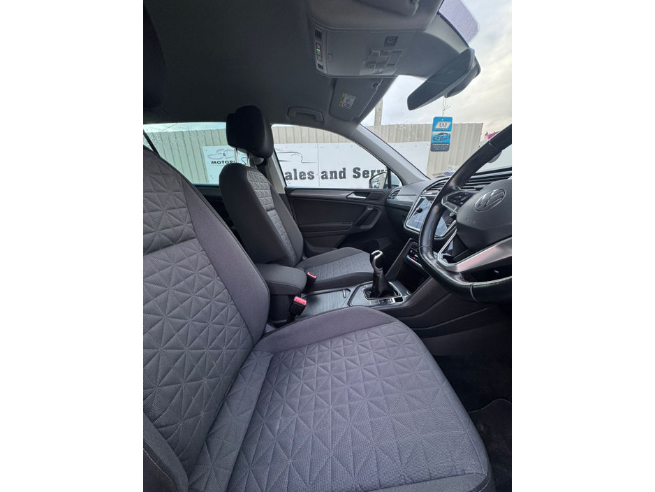 2021 Volkswagen Tiguan LIFE 2.0 TDI MANUAL 6SPEED FWD 122BHP 5 5DR €26,800