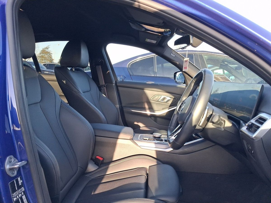 2025 BMW 3 Series - image 11